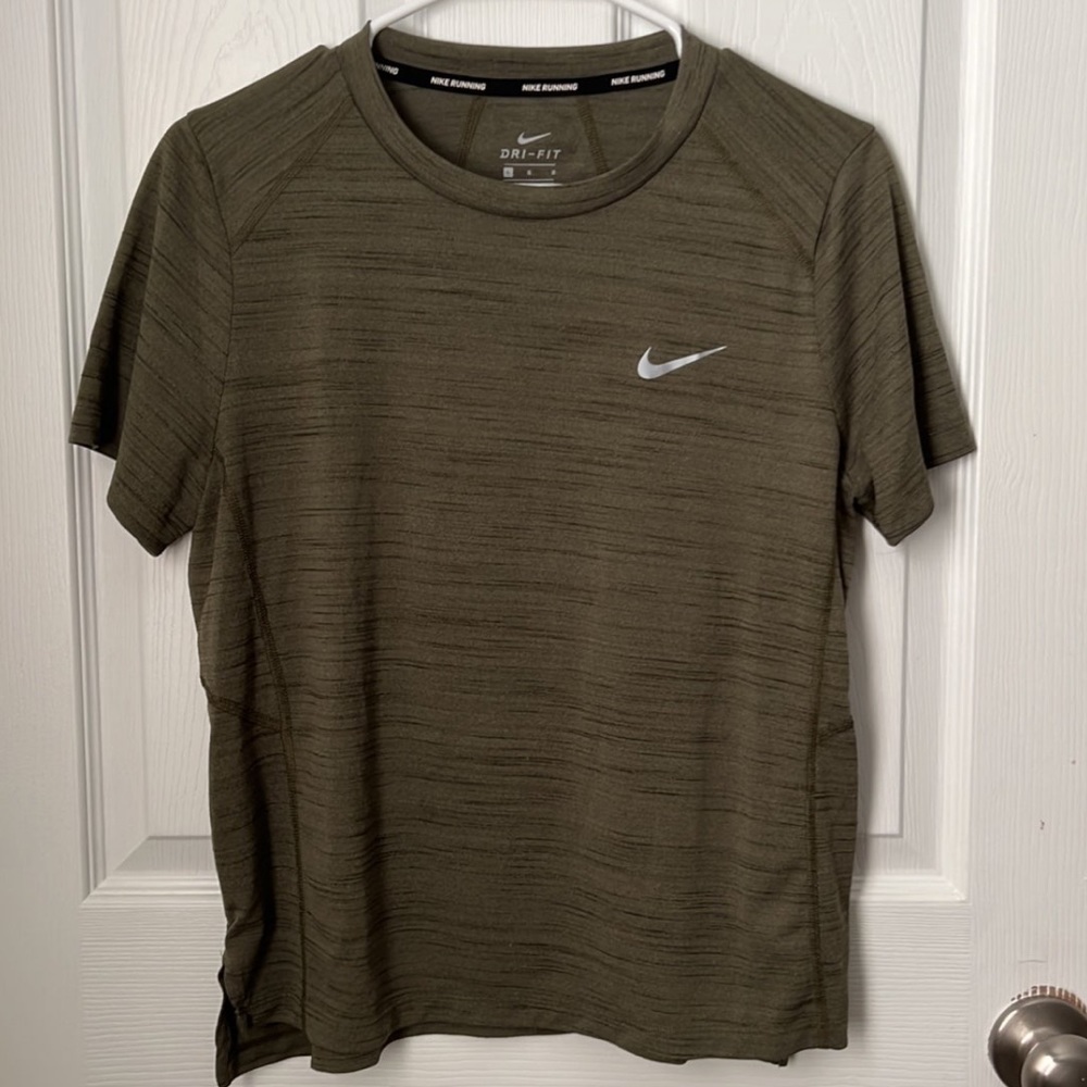 Nike dri-fit top
